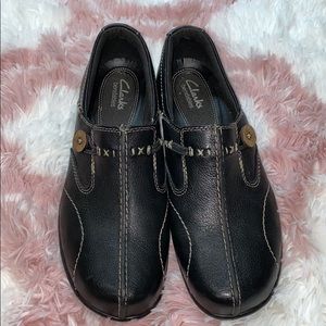 Clarks Sixty Delta Black Leather Button Loafers